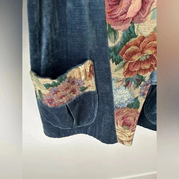 Vintage Custom Blue Velvet and Tapestry Floral Women's Jacket - Picture 5 of 14